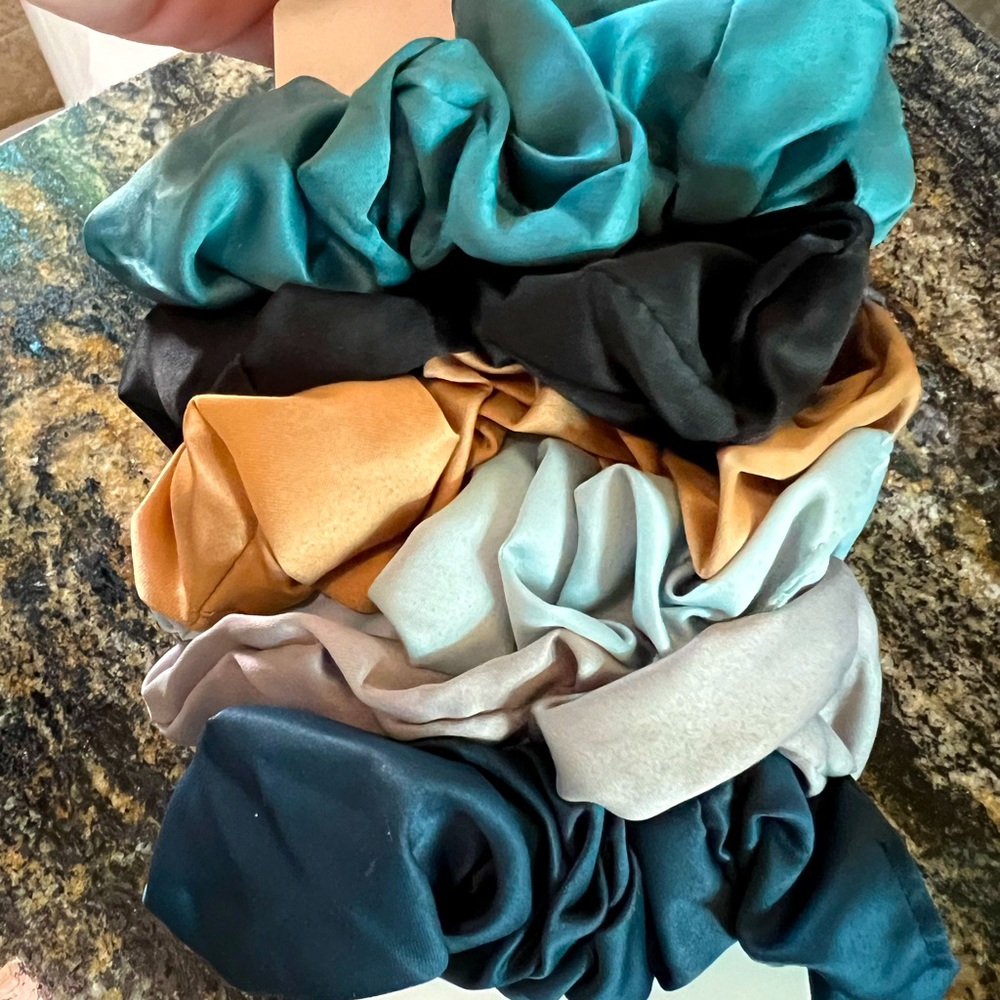 Kitsch Satin Scrunchie Set